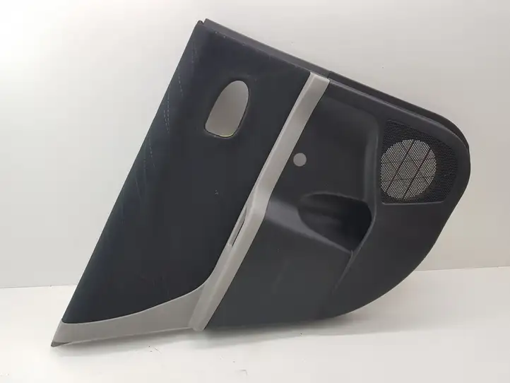 Toyota Yaris (2005 - 2009) 676400D390C0 Обшивка задней двери — фото 1