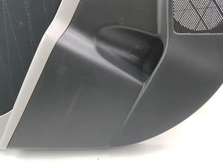 Toyota Yaris (2005 - 2009) 676400D390C0 Обшивка задней двери — фото 11