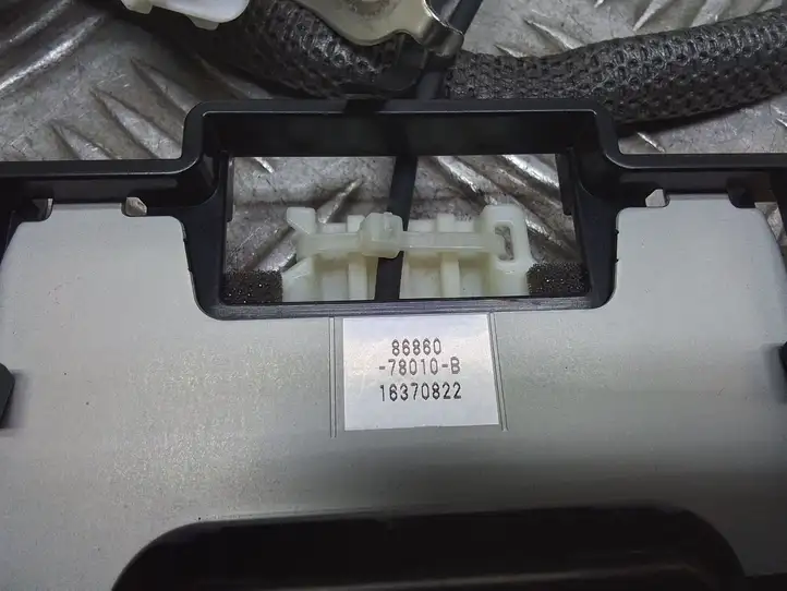 Lexus RX 450H (2015 - 2019) 8686078010 GPS антенна — фото 2