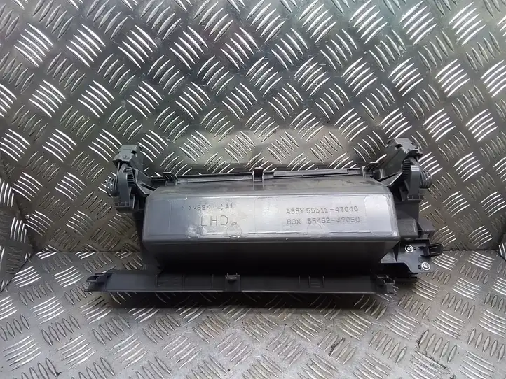 Toyota Prius (XW30) (2009 - 2015) 5551147040 Вещевой ящик — фото 3