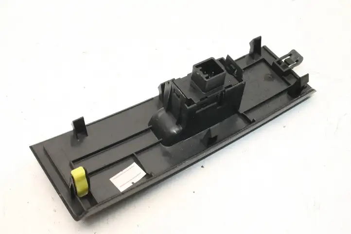 Toyota Corolla Verso E121 (2004 - 2007) 742320F030 Кнопка фаркопа в багажнике — фото 3