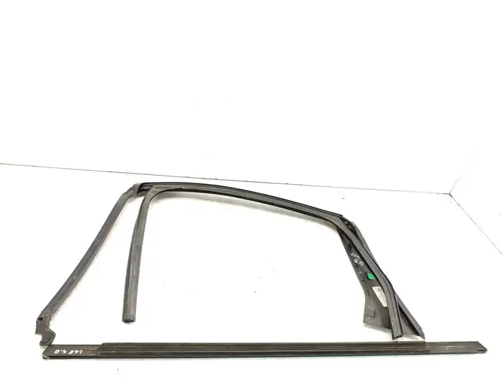 Opel Astra J (2009 - 2012) 13303935 Уплотнитель стекла задней двери — фото 12