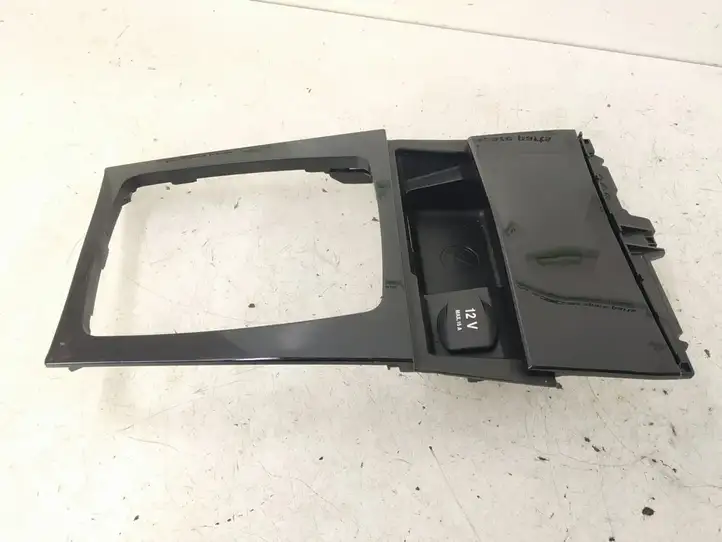 Mercedes-Benz C W204 (2007 - 2014) Передняя пепельница — фото 4