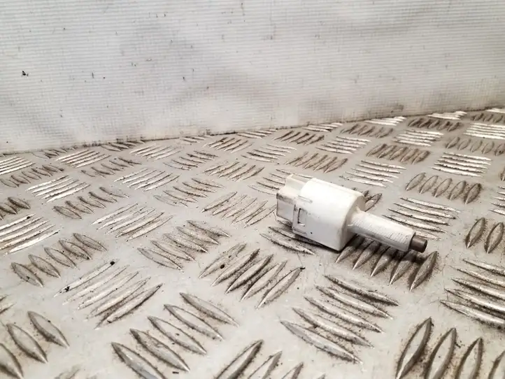 Suzuki Grand Vitara II (2005 - 2008) Датчик педали тормоза — фото 1