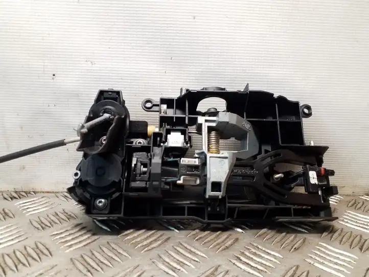 BMW 5 F10 F11 (2009 - 2016)  7564410 Наружная ручка