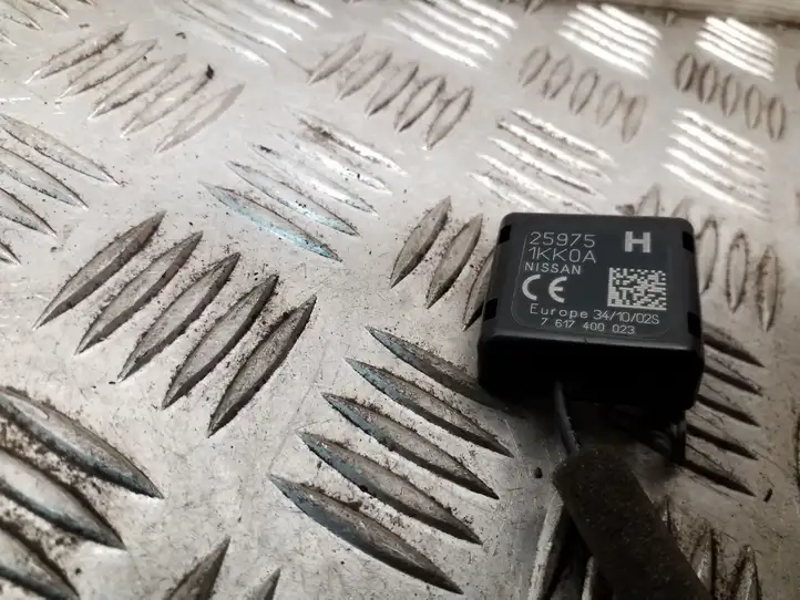 Nissan Juke I F15 (2010 - 2018) 259751KK0A GPS антенна — фото 2