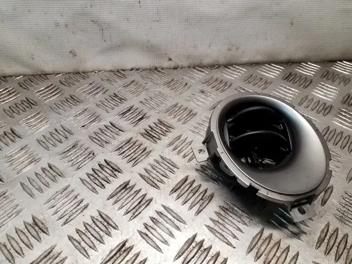 Nissan Juke I F15 (2010 - 2018) 687611KK0A Боковой воздушный дефлектор — фото 4