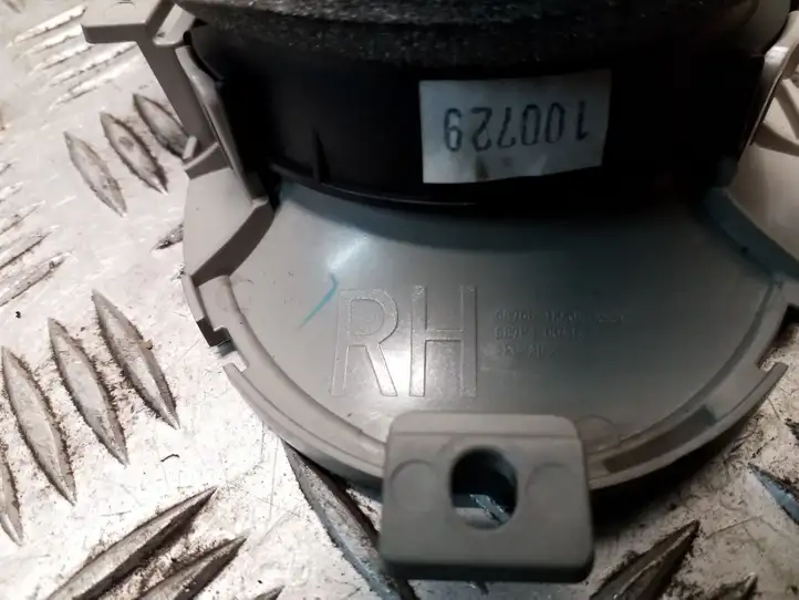 Nissan Juke I F15 (2010 - 2018) 687601KK0A Боковой воздушный дефлектор — фото 2