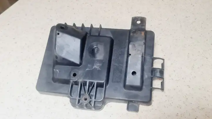Opel Zafira A (1999 - 2003) 09225577 Площадка аккумулятора — фото 3