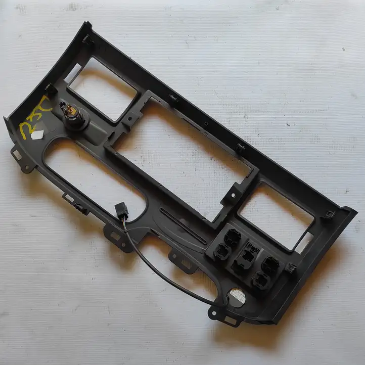 Ford Transit (2006 - 2013) 895186000 Центральная отделка панели приборов — фото 4