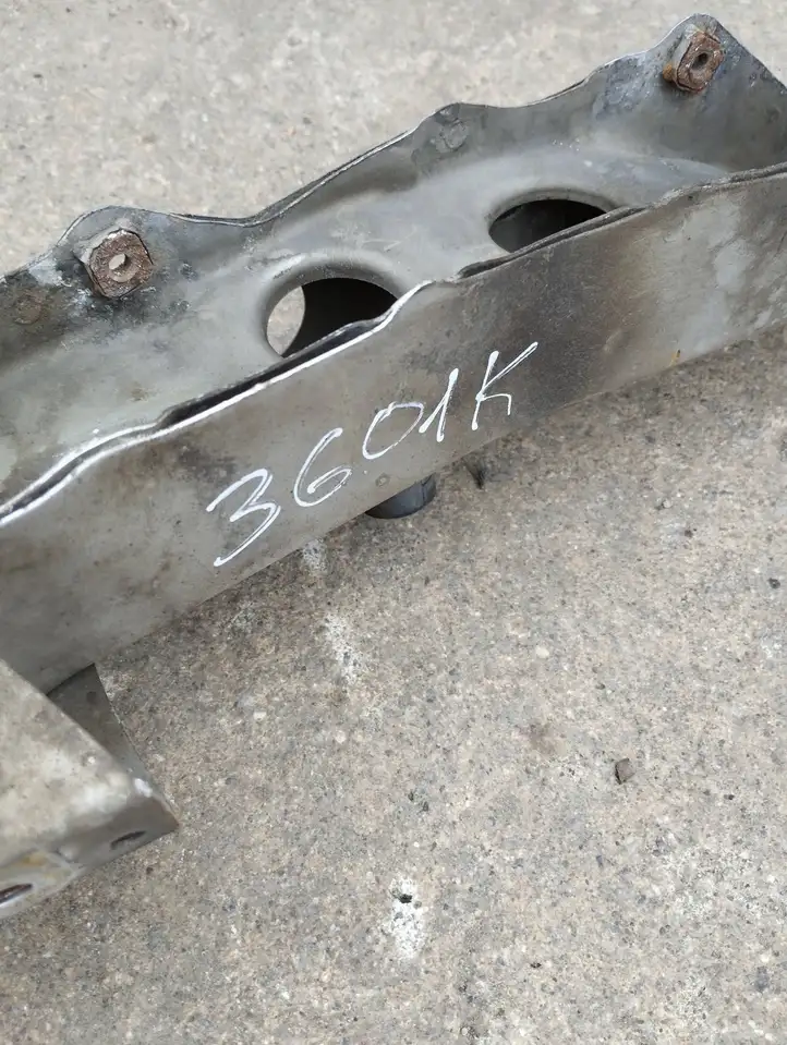 Toyota Verso (2009 - 2012) Верхняя панель радиатора — фото 3
