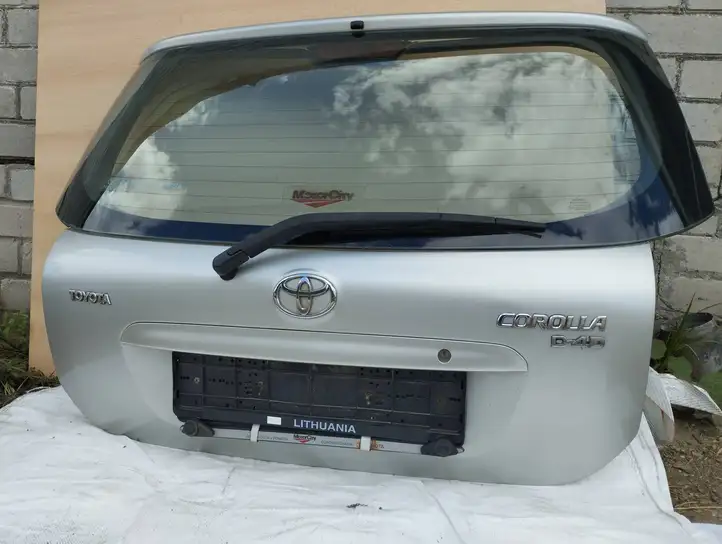 Toyota Corolla Verso AR10 (2004 - 2009) Крышка багажника — фото 1