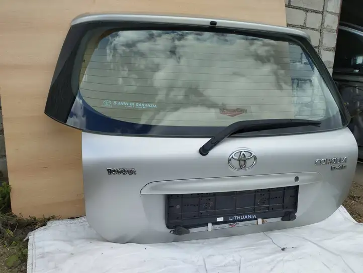 Toyota Corolla Verso AR10 (2004 - 2009) Крышка багажника — фото 5