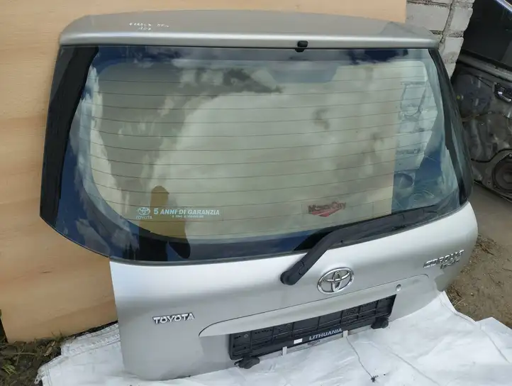 Toyota Corolla Verso AR10 (2004 - 2009) Крышка багажника — фото 7