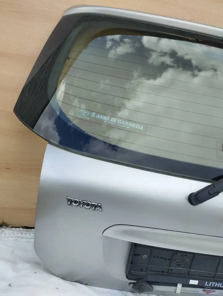 Toyota Corolla Verso AR10 (2004 - 2009) Крышка багажника — фото 15