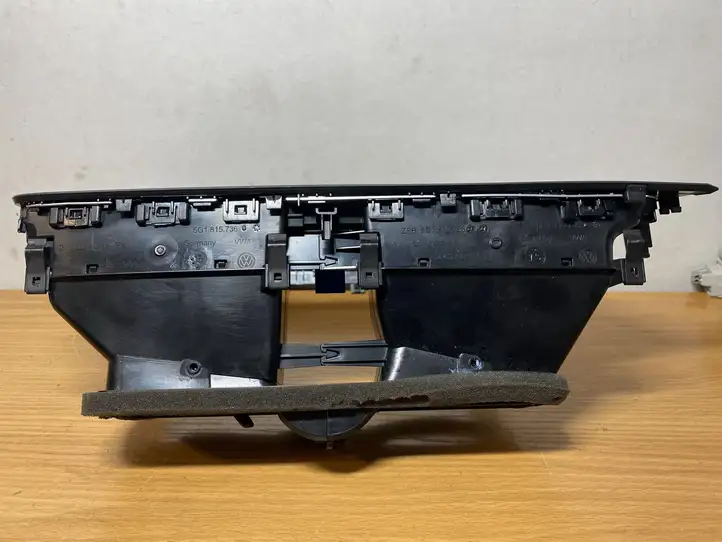 Volkswagen Golf VII (2013 - 2019) 5G1819743 Декоративная планка — фото 2