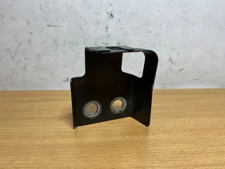 Jaguar F-Pace (2016 - )  HK8316151AB Держатель крыла