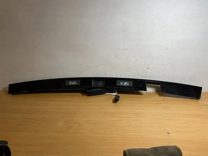 Land Rover Discovery Sport (2014 - 2019) HK7240406F Подсветка номера — фото 3