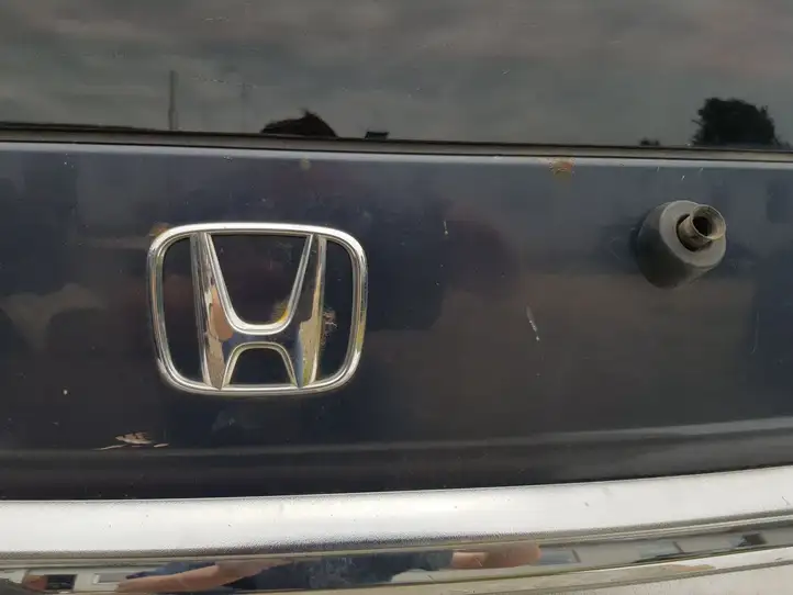 Honda FR-V (2004 - 2009) Крышка багажника — фото 3