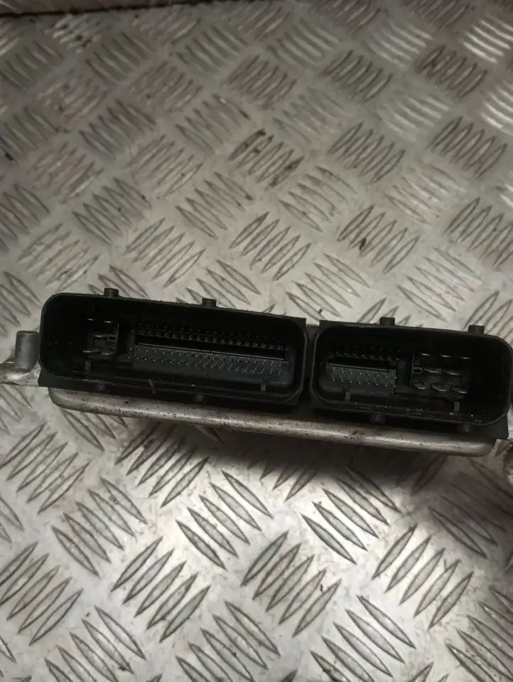 Volkswagen Fox (2005 - 2009) 045906019BN Блок управления двигателем (ЭБУ) — фото 4