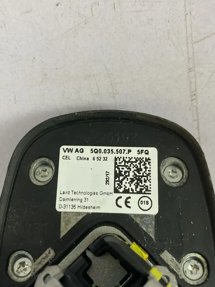 Skoda Superb B8 (3V) (2015 - 2023) 5Q0035507P GPS антенна — фото 2