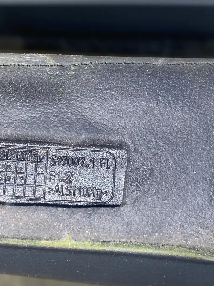 Skoda Superb B8 (3V) (2015 - 2023)  3V9860026C Рейлинг крыши 