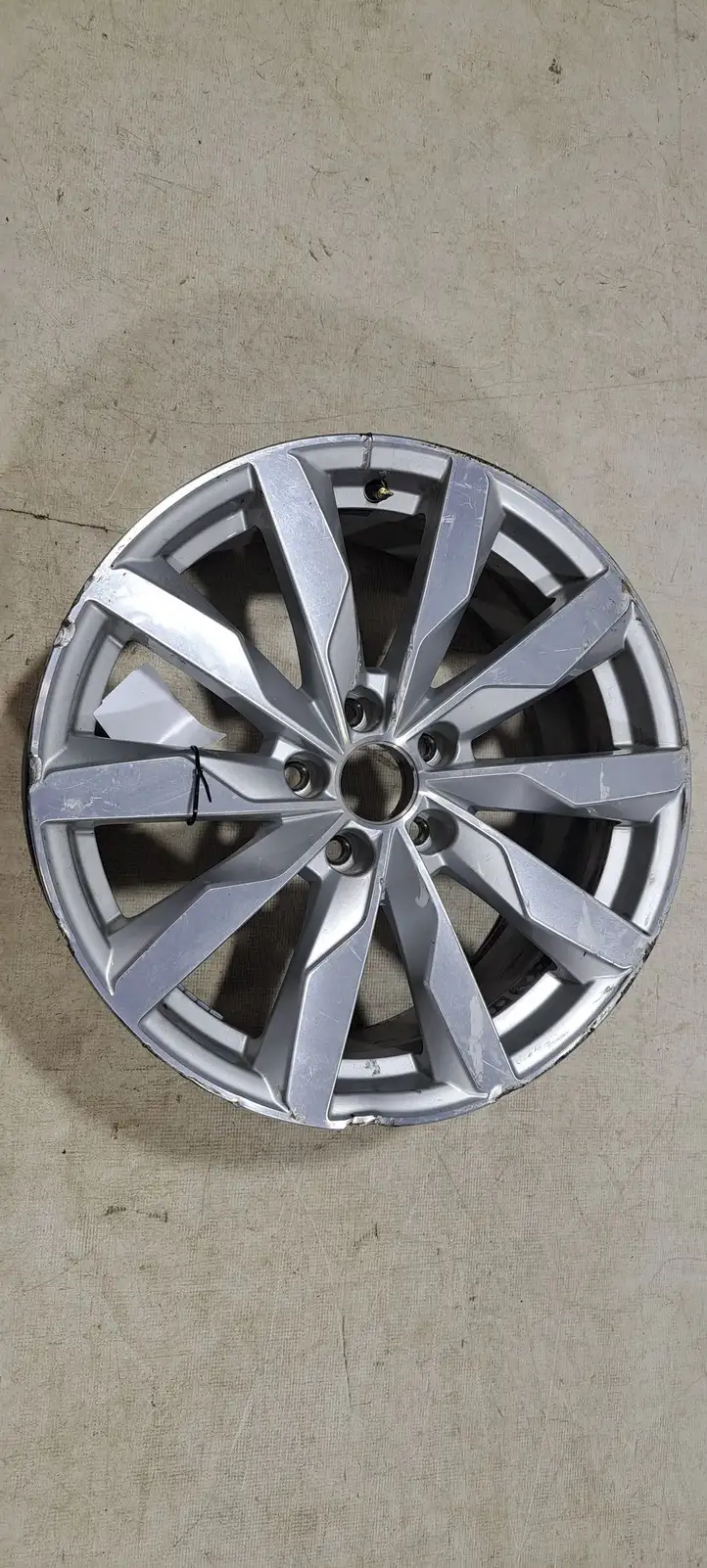 Audi A4 S4 B9 (2015 - 2019) 8W0601025S Легкосплавный колесный диск R18 — фото 1