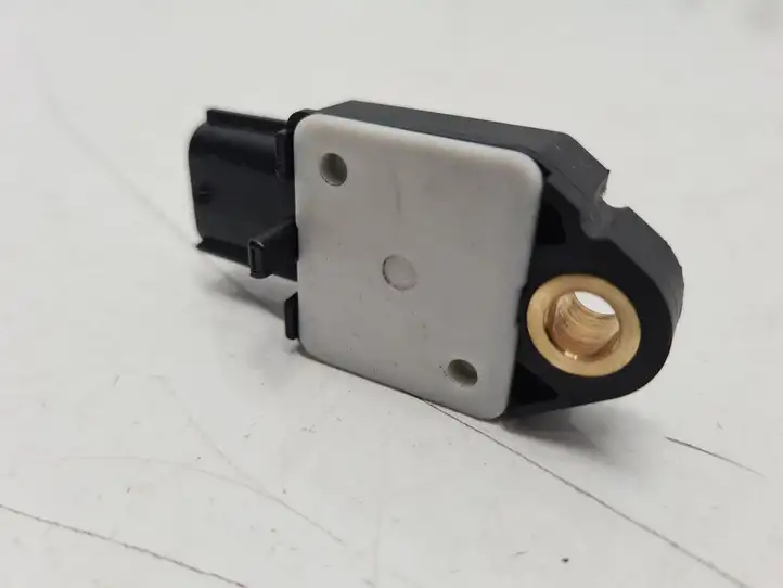 Toyota Yaris (2005 - 2009) 898310H010 Датчик удара SRS — фото 2