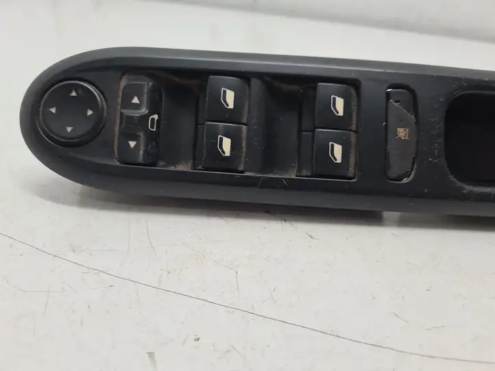 Peugeot 407 (2004 - 2011) 96468703XT Кнопка стеклоподъемников — фото 2