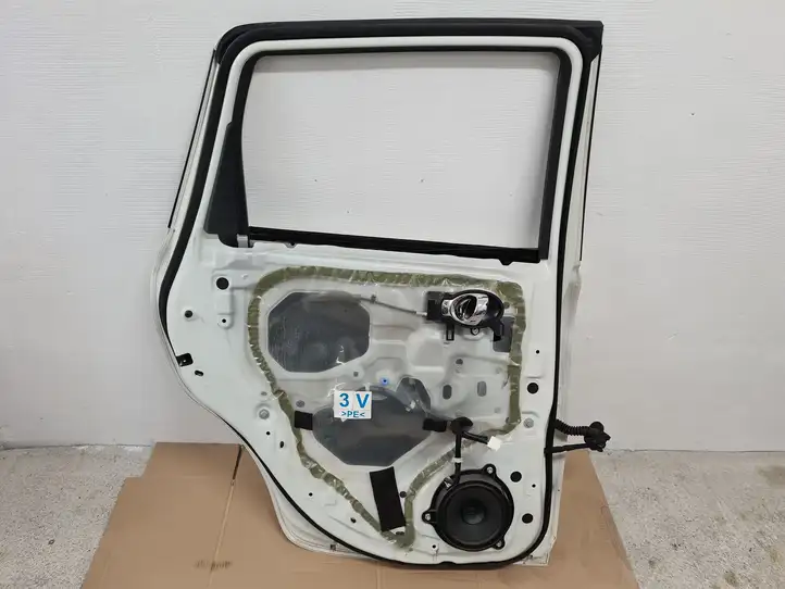 Nissan Note (E12) (2014 - 2018) Задняя дверь — фото 9