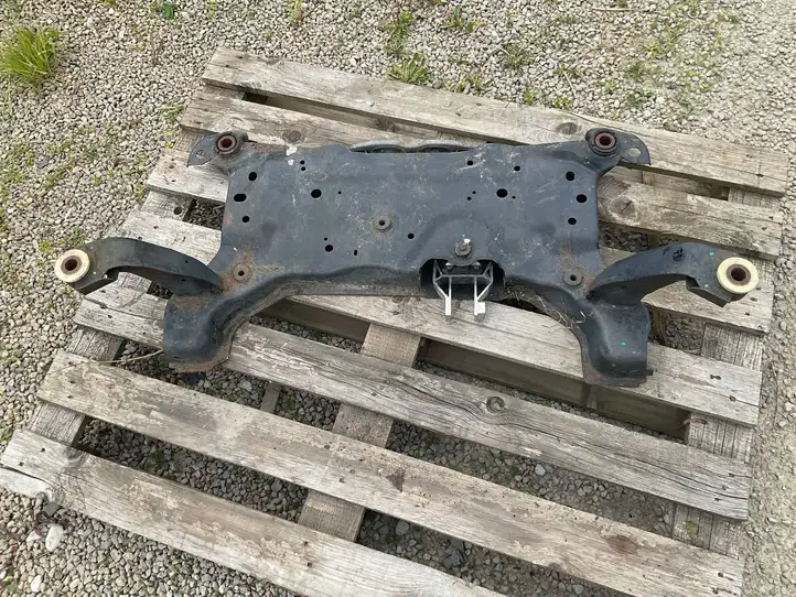 Ford Focus (2011 - 2015) Передняя балка подвески — фото 1