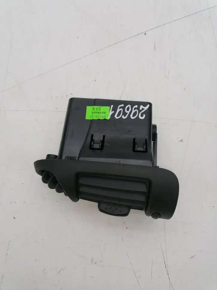 Mercedes-Benz Vaneo W414 (2001 - 2005) 4148300154 Боковой воздушный дефлектор — фото 3