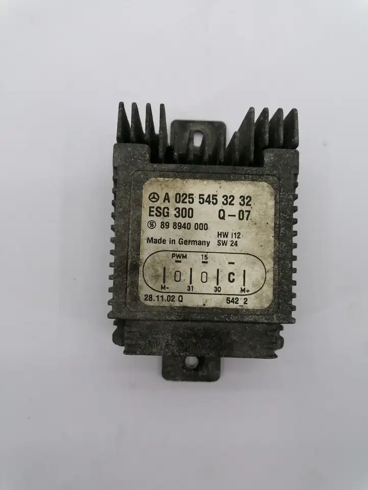 Mercedes-Benz Vaneo W414 (2001 - 2005) A0255453232 Реле вентилятора охлаждения — фото 1