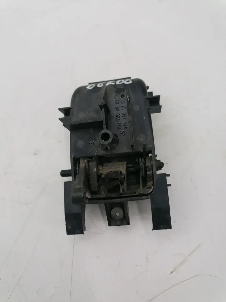 Mercedes-Benz Vaneo W414 (2001 - 2005) 1637600061 Внутренняя ручка двери багажника — фото 4