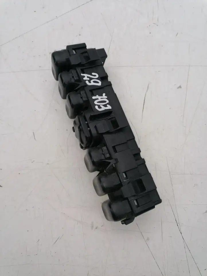 Mercedes-Benz Vaneo W414 (2001 - 2005) 1688203610 Блок кнопок на панели — фото 3