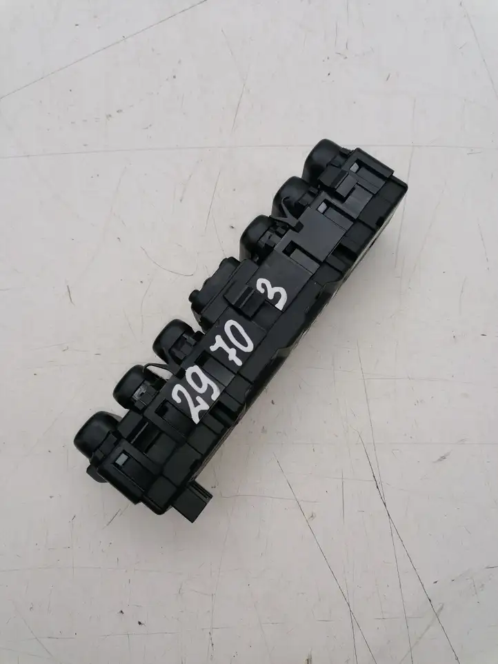 Mercedes-Benz Vaneo W414 (2001 - 2005) 1688203610 Блок кнопок на панели — фото 4