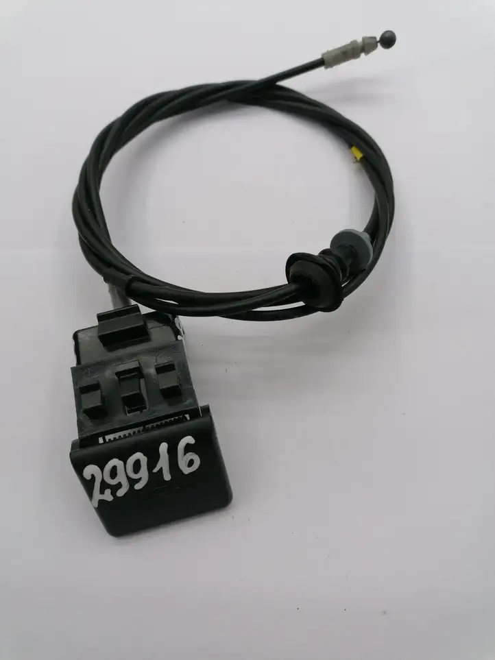 Mazda 3 I (2006 - 2009) Трос капота — фото 1