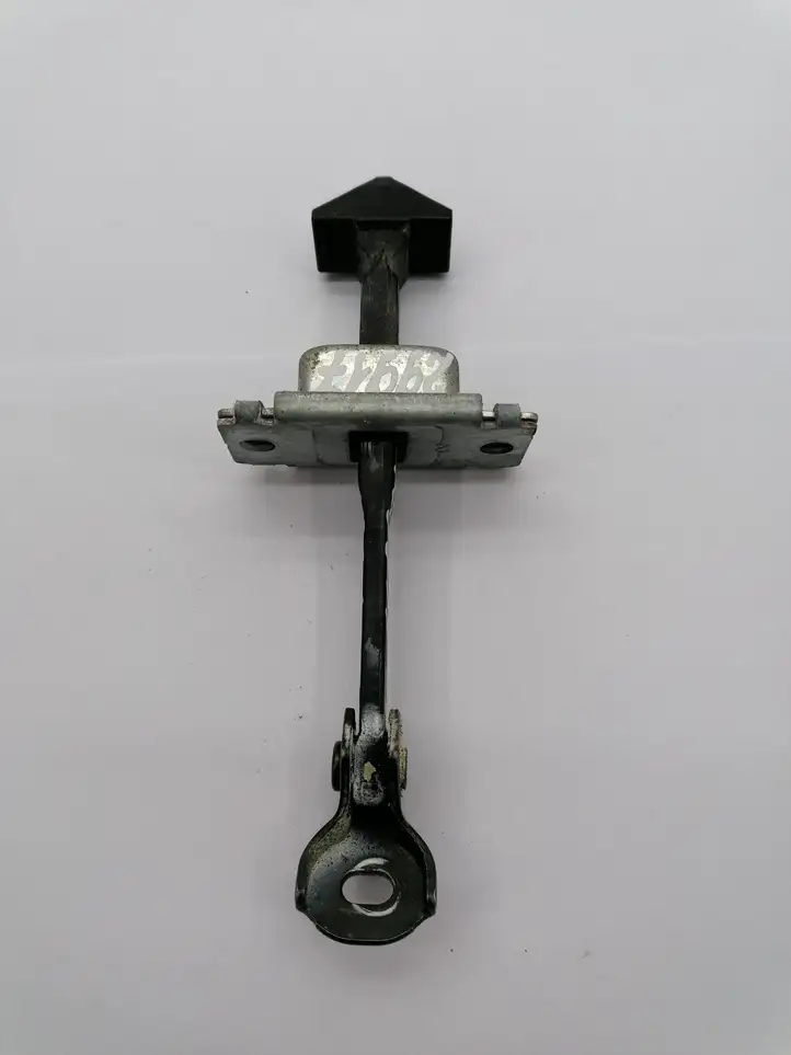 Mazda 3 I (2006 - 2009) Ограничитель задней двери — фото 1
