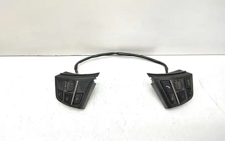 BMW 5 F10 F11 (2009 - 2016) 9218395 Кнопки на рулевом колесе — фото 1