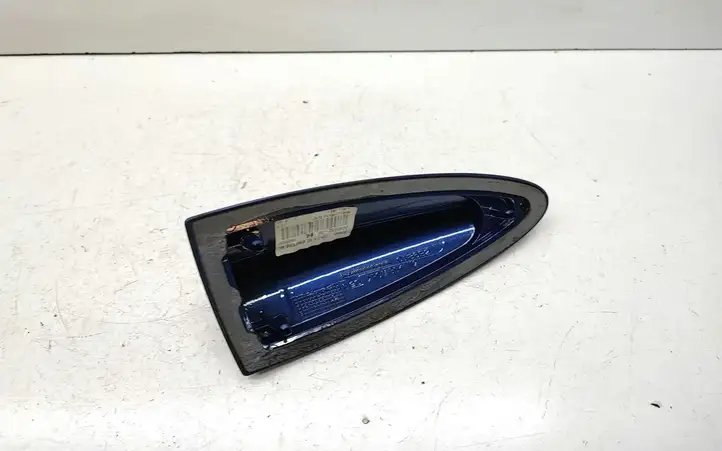 BMW 3 E92 E93 (2005 - 2014) 8040832 Крышка GPS-антенны — фото 2