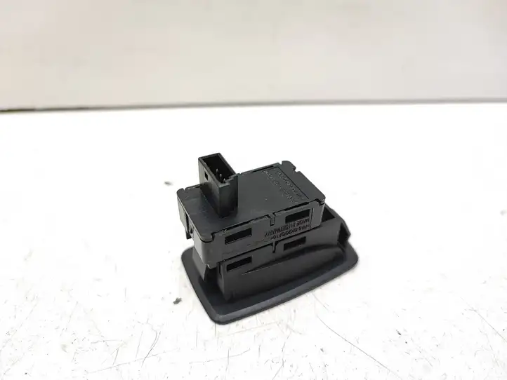 BMW 5 E60 E61 (2004 - 2010) 9113773 Кнопка стеклоподъемников — фото 3