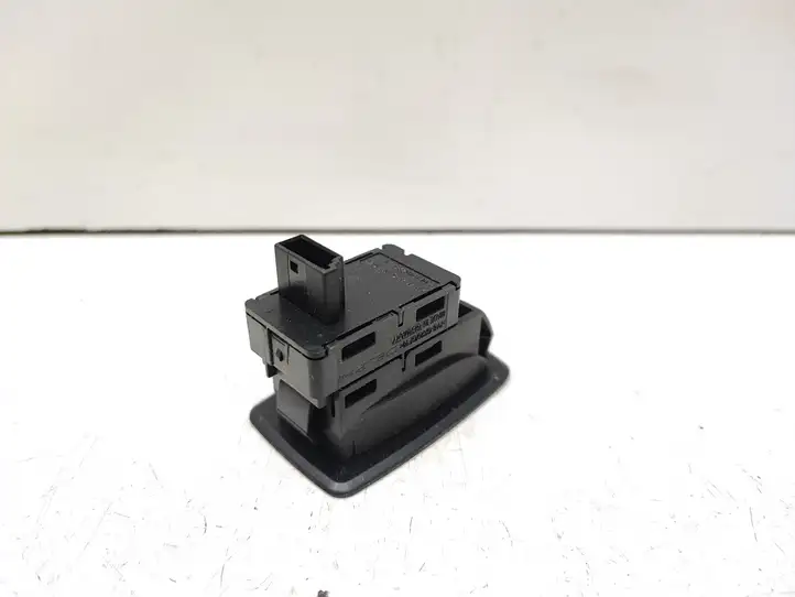 BMW 5 E60 E61 (2004 - 2010) 9113773 Кнопка стеклоподъемников — фото 3
