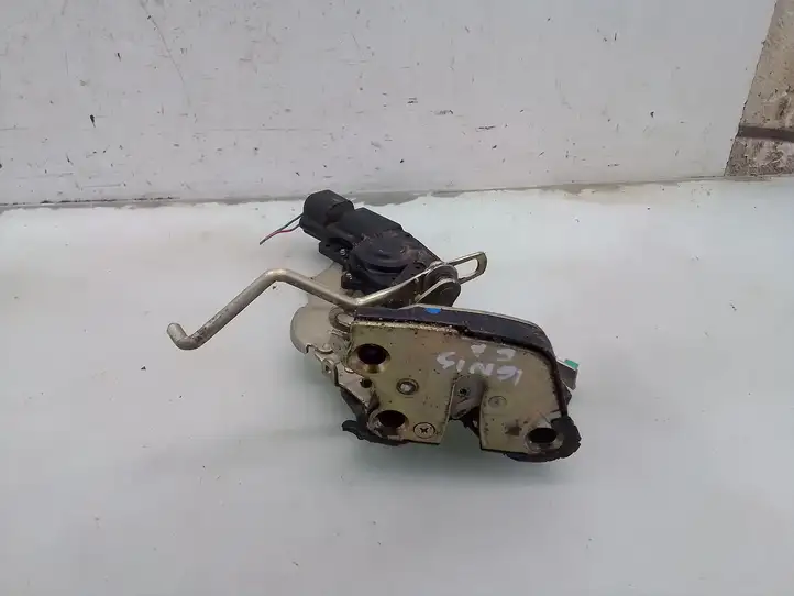 Suzuki Ignis (2000 - 2003)   Замок задней двери