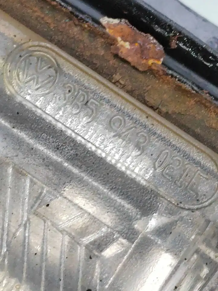 Volkswagen PASSAT B6 (2005 - 2010) 1T0827574L Подсветка номера — фото 11