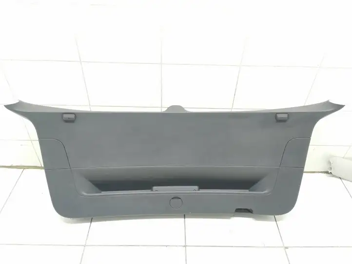 Volkswagen Golf Plus (2004 - 2008) 5M0867601C Комплект обшивки крышки багажника — фото 9