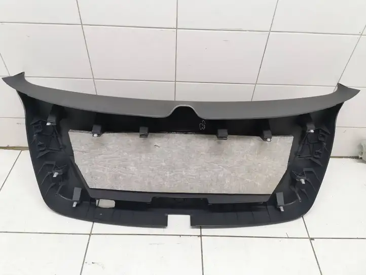 Volkswagen Golf Plus (2004 - 2008) 5M0867601C Комплект обшивки крышки багажника — фото 10