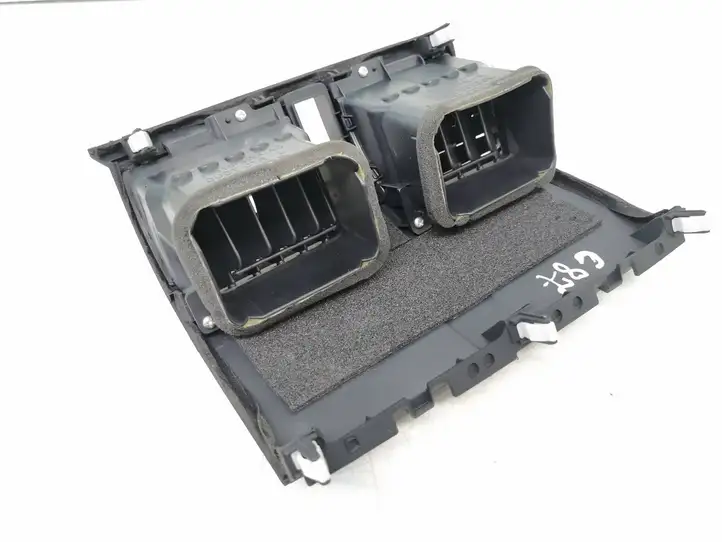 Honda CR-V (2009 - 2012) 77610SWAA0 Центральный воздушный дефлектор — фото 3