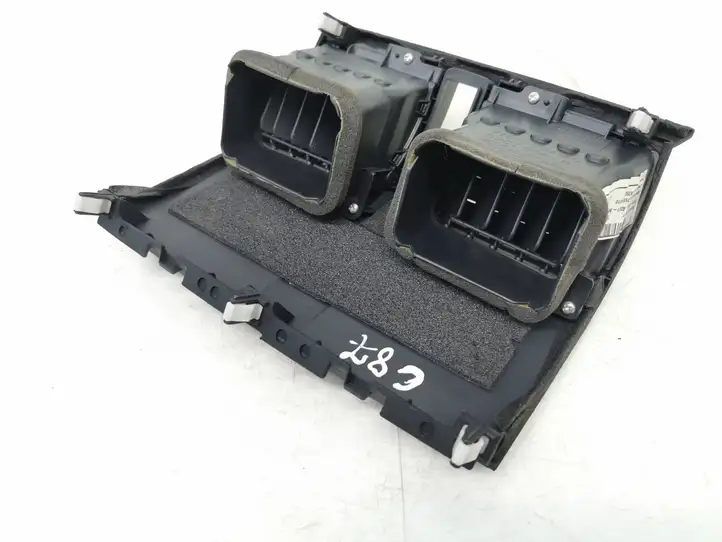Honda CR-V (2009 - 2012) 77610SWAA0 Центральный воздушный дефлектор — фото 4