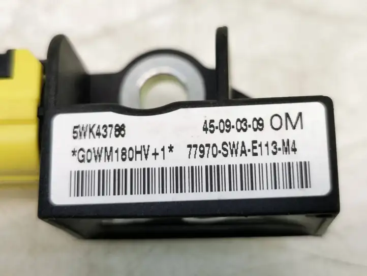 Honda CR-V (2009 - 2012) 77970SWAE113M4 Датчик удара SRS — фото 2