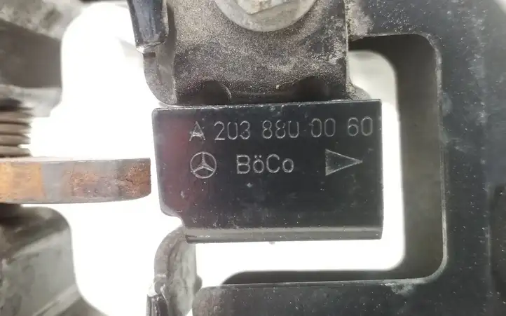 Mercedes-Benz E W211 (2002 - 2009) A2038800060 Верхняя панель радиатора — фото 4